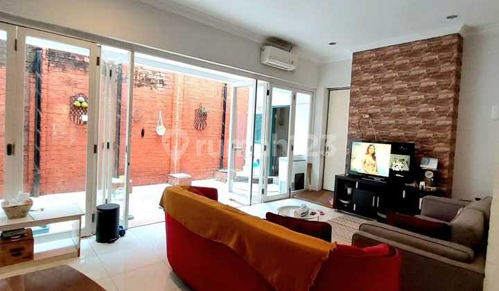 Rumah Hook Cantik Siap Huni Luas 168 di Emerald Bintaro Jaya