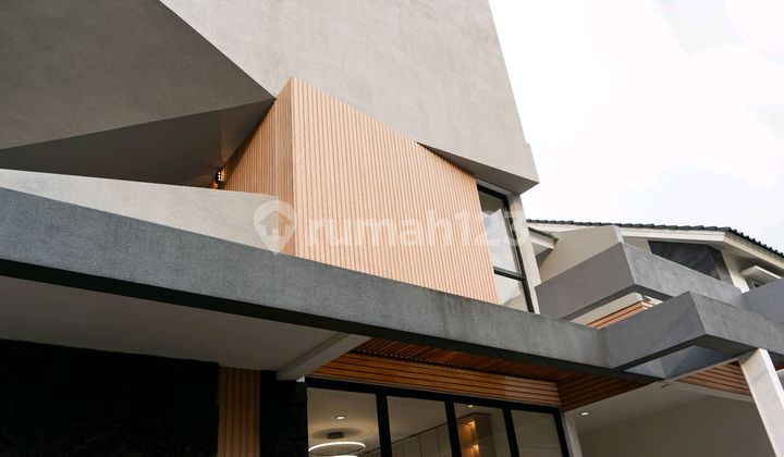 Nice Minimalist 2-Story House with Swimming Pool in Sector 9 Bintaro 2