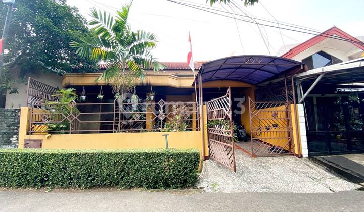 Rumah Lama Terawat 2 Lantai Luas 230 di Sektor 1 Bintaro Jaya Rumah Lama Terawat 2 Lantai Luas 230 di Sektor 1 Bintaro Jaya