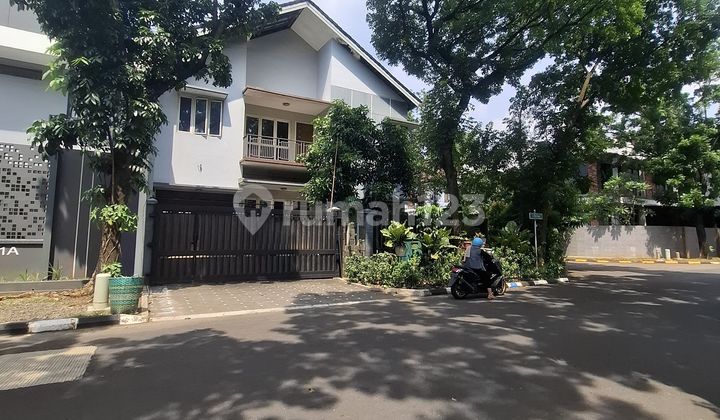 Affordable 2-Story Hook House with 322 sqm Area in BSD City 2
