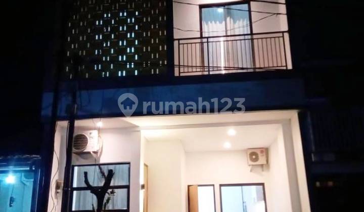 Nice 2-Storey House SHM In Graha Raya Bintaro 2
