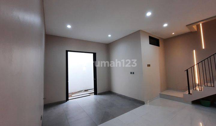 Rumah Bagus Minimalis 2 Lantai Shm Di Graha Raya Bintaro  2