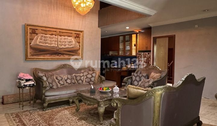 2 Story Hook House with Swimming Pool in Puspitaloka, BSD City 2