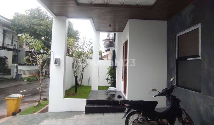 Rumah Bagus Minimalis 3 Lantai Shm Di Sektor 9 Bintaro  2