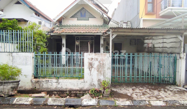 1-Story House, 160 Square Meters, Strategic Location in Graha Raya Bintaro 2