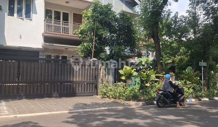 Affordable 2-Story Hook House with 322 sqm Area in BSD City