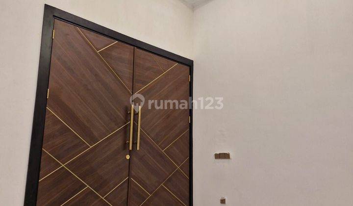 Rumah Bagus 3 Lantai Ada Rooftop Di Tomang Jakarta Barat  2