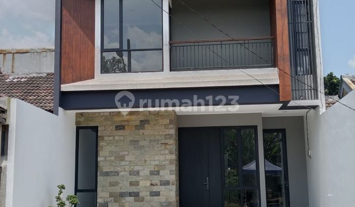 Modern Tropical 2-Storey Ready-to-Occupy House in Kiwi Graha Raya Bintaro Modern Tropical 2-Storey Ready-to-Occupy House in Kiwi Graha Raya Bintaro