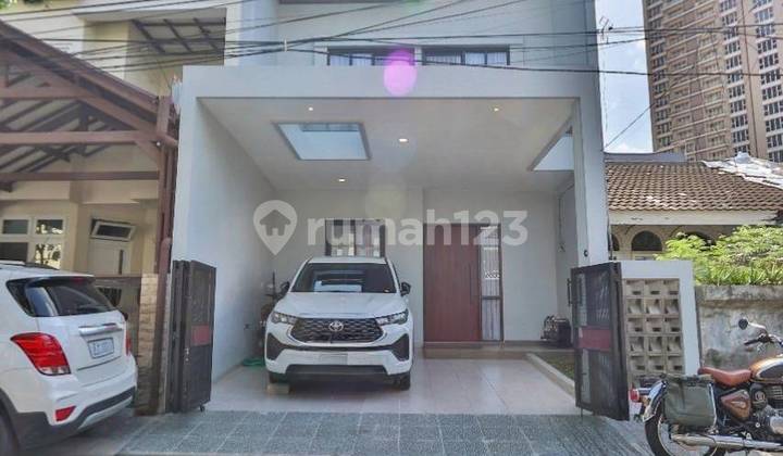 Rumah Bagus Minimalis 2,5 Lantai SHM Siap Huni di Pondok Indah