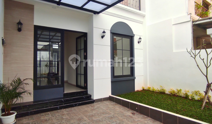 Beautiful American-Style House Ready to Occupy in Graha Raya Bintaro Beautiful American-Style House Ready to Occupy in Graha Raya Bintaro