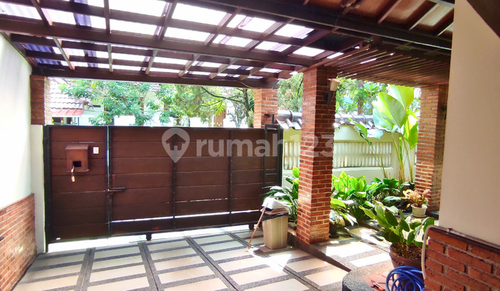 Rumah Murah Hook Bagus 2 Lantai di Lebak Bulus Jakarta Selatan Rumah Murah Hook Bagus 2 Lantai di Lebak Bulus Jakarta Selatan