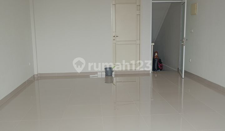 For Rent, Green Lake City Shop House