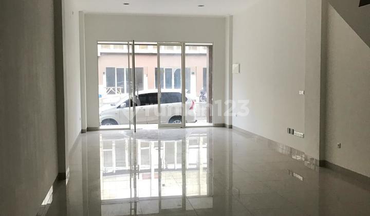 For Sale 2.5-Story Shop House in Green Village, Cipondoh 2