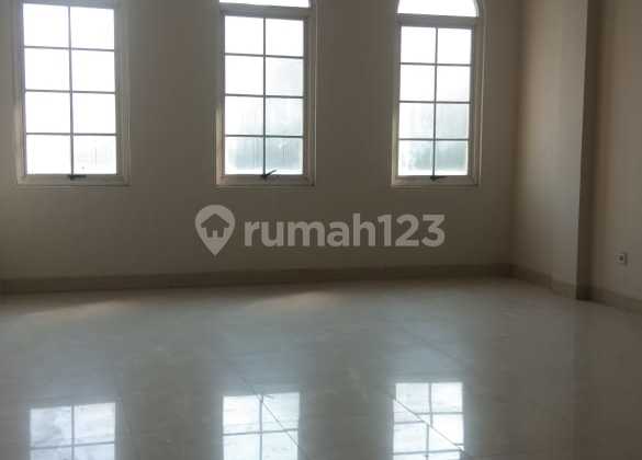 Disewa Ruko Green Lake City