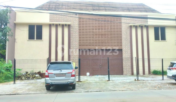 Gudang di Jalan Basoka Raya Siap Pakai Lokasi Strategis Jalan Depan Sangat Besar dan Sudah di Cor