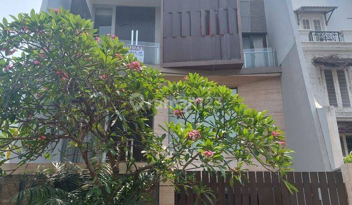 Rumah Mewah keren full marmer ada lift di di Bukit Gading Mediterania 4 Lantai 1