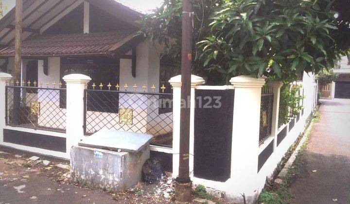 Rumah Hook Lingkungan Nyaman, Kalibata Timur, Jakarta Selatan 1