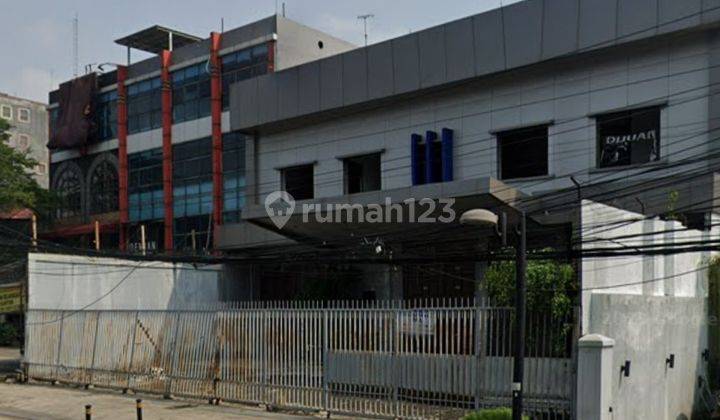 Ruko di Jalan Pemuda lokasi strategis terletak di pinggir jalan utama  2