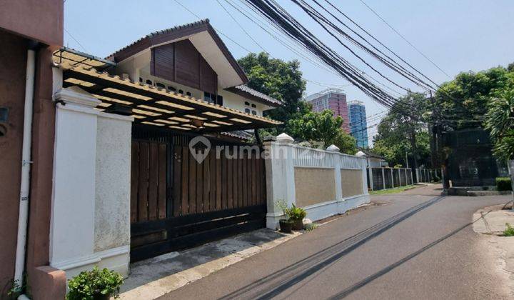 Rumah hook megah di Pejaten ada kolam renang,lokasi straregis  1