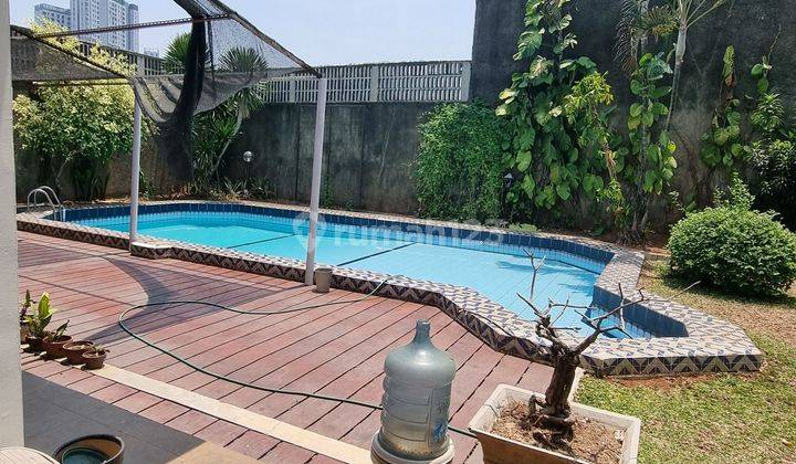 Rumah hook megah di Pejaten ada kolam renang,lokasi straregis  2