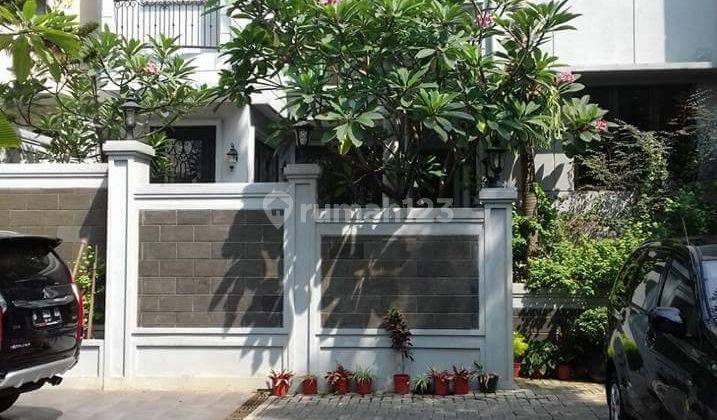 Rumah Megah Di Town House Jatipadang Jakarta Selatan 1