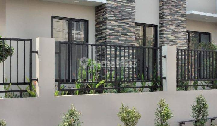 DI JUAL RUMAH MEWAH 2LANTAI DI CENGKARENG JAKARTA BARAT  2