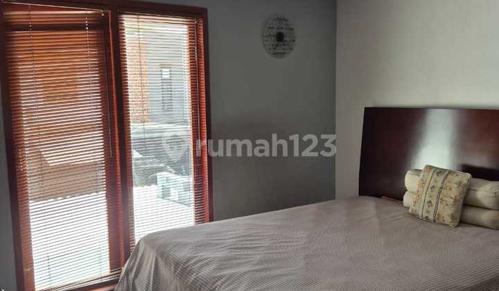 Corner lot 2-story house in a complex in Puri Bintaro.