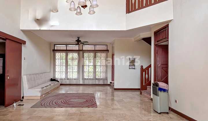 Rumah Di Sektor 2 - Bintaro Jaya, Halaman Luas, Harga Dibawah Pasaran