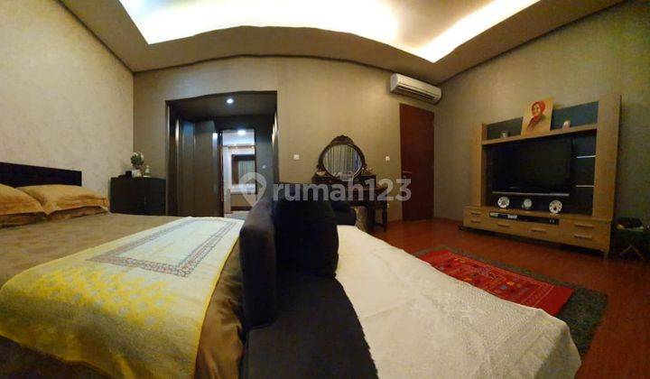 Rumah Prime Area 2 Lantai Semi Furnished Di Pondok Indah, Jakarta Selatan 2