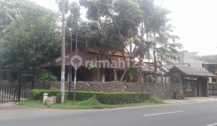 House with Land Value Calculation Based on NJOP, Suitable for Shop or Business in Bintaro Sector 1 1