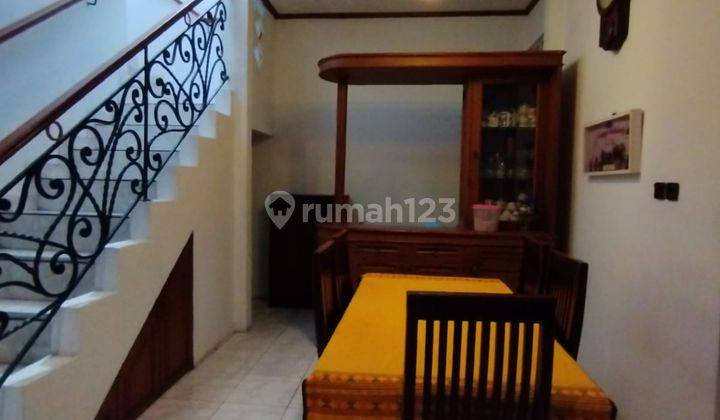 Rumah 2 Lantai, Harga Bagus di Pejompongan Jakarta Pusat