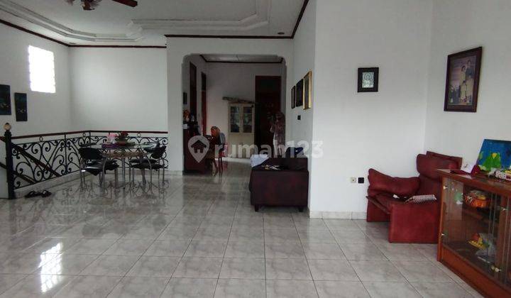 Rumah 2 Lantai, Harga Bagus di Pejompongan Jakarta Pusat