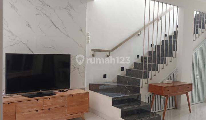 Rumah 2 Lantai di Discovery Bintaro, Tangerang Selatan Full Renovasi 1