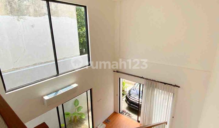 Rumah Cantik 2 Lantai Bagus Semi Furnished Bintaro Jaya Tangerang Selatan SHM