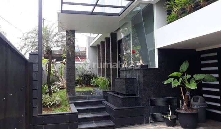 Rumah Mewah Di Kemang 2 Lantai Shm, Semi Furnished, Siap Huni 1