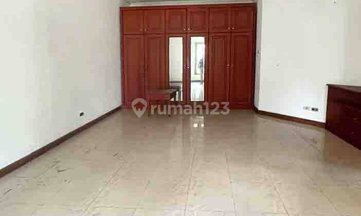 DIJUAL RUMAH HOOK BAGUS di Cinere Depok -  Lokasi Strategis - Semi Furnished 2