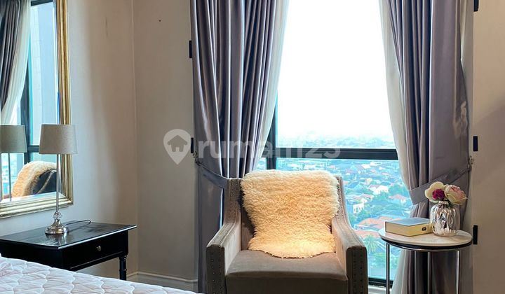 Apartemen Mewah, 2 Kamar Tidur, Furnished Bagus, Siap Huni, Hook