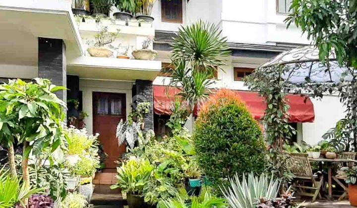 For Sale Rumah Cantik 2 Lantai Bagus Semi Furnished SHM di Bintaro Menteng, Tangerang Selatan 1