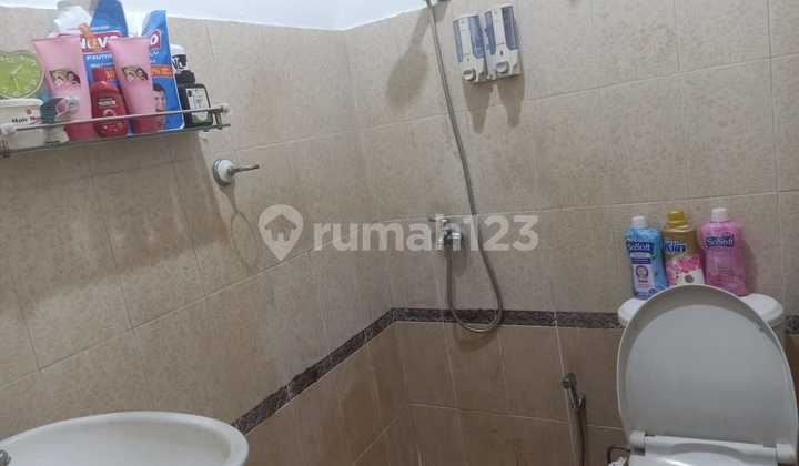 Rumah siap huni 2 lantai di Graha Raya  2