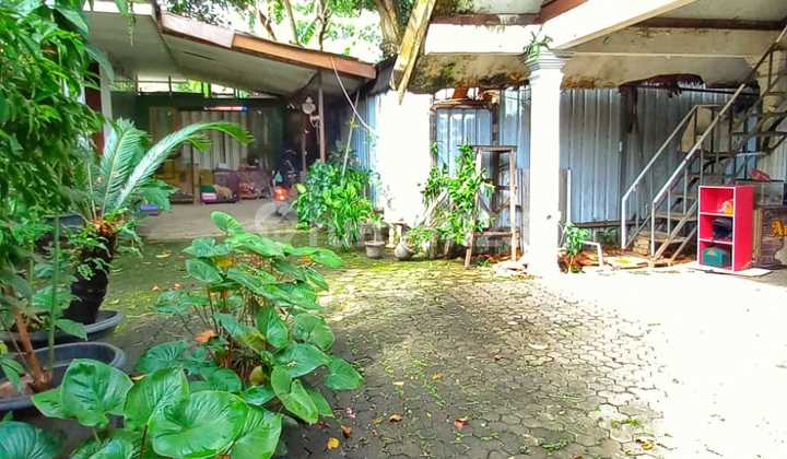 House on Main Road Suitable for Residence and Business 2