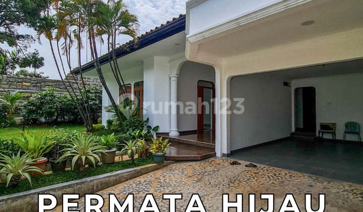 Fast Sale Rumah 1 Lt. Model Klasik Halaman Luas di Permata Hijau