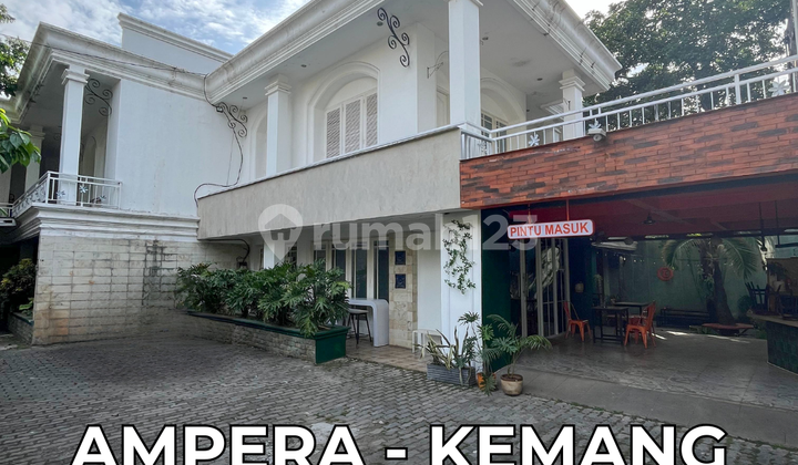 Rumah Komersil Bagus & Asri 2 Lt. Hadap Timur di Ampera - Kemang
