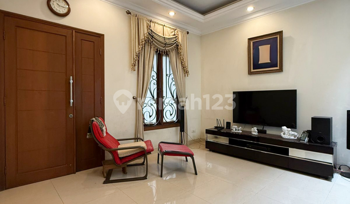 Rumah Bagus Semi Furnished Posisi Hook Strategis Veteran Bintaro 2