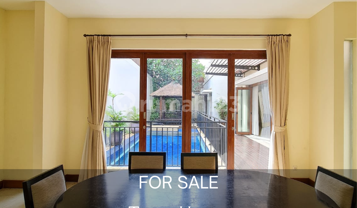 Di jual townhouse tropical garden kemang 