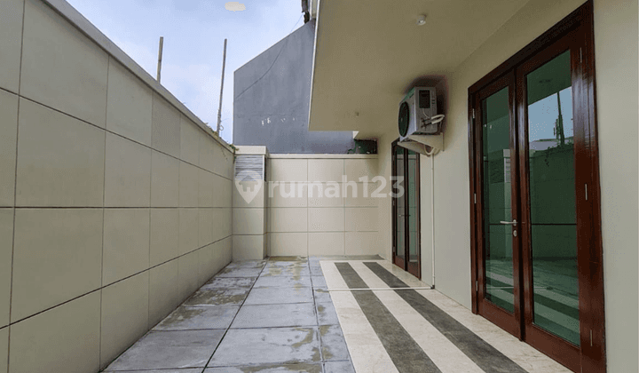 Rumah ternyaman murah di dalam townhouse kemang raya jakarta selatan 1