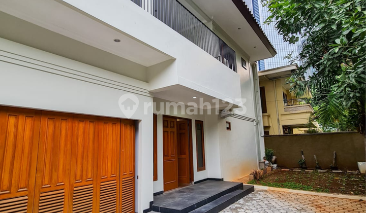Embassy area house, prime location in Mega Kuningan, South Jakarta