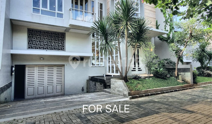 Rumah baru 2.5 lantai mewah di kemang jakarta selatan Rumah baru 2.5 lantai mewah di kemang jakarta selatan