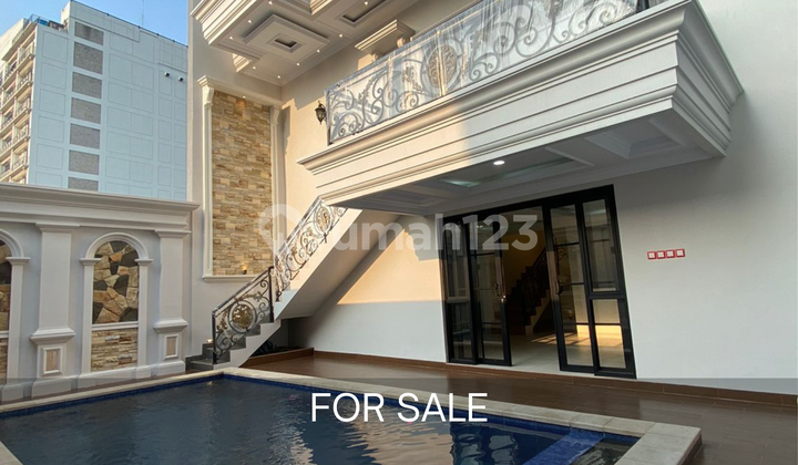 Cheap luxury house 5 minutes to Lippo Mall Kemang in Kemang, South Jakarta
