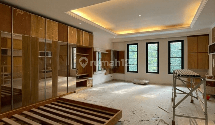 Rumah proses renovasi modern di kebayoran baru jaksel