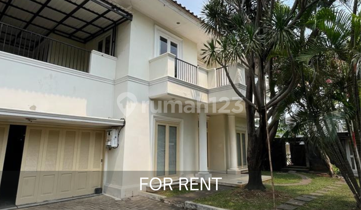 House suitable for office business in Kebayoran Baru, South Jakarta